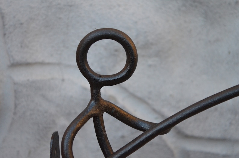 Man Handled Pot Stand